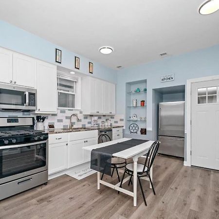 Cozy, Top-Floor 3Br Loft With Balcony In West Town シカゴ エクステリア 写真