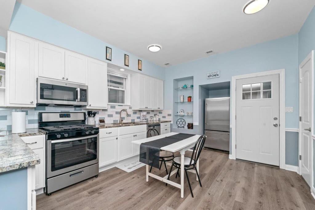 Cozy, Top-Floor 3Br Loft With Balcony In West Town シカゴ エクステリア 写真
