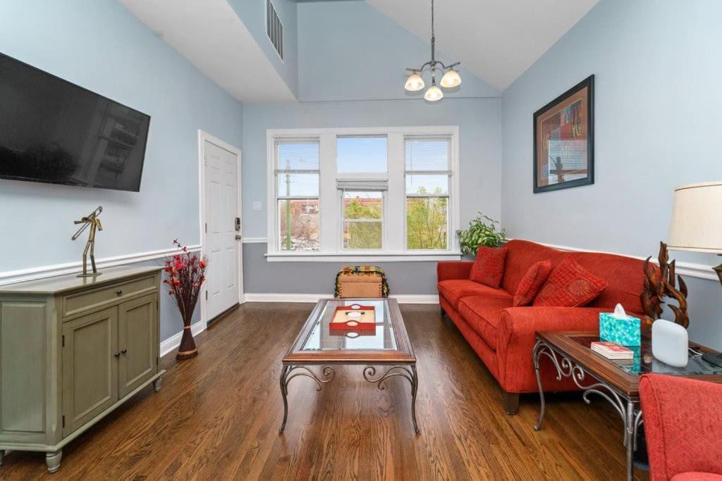 Cozy, Top-Floor 3Br Loft With Balcony In West Town シカゴ エクステリア 写真