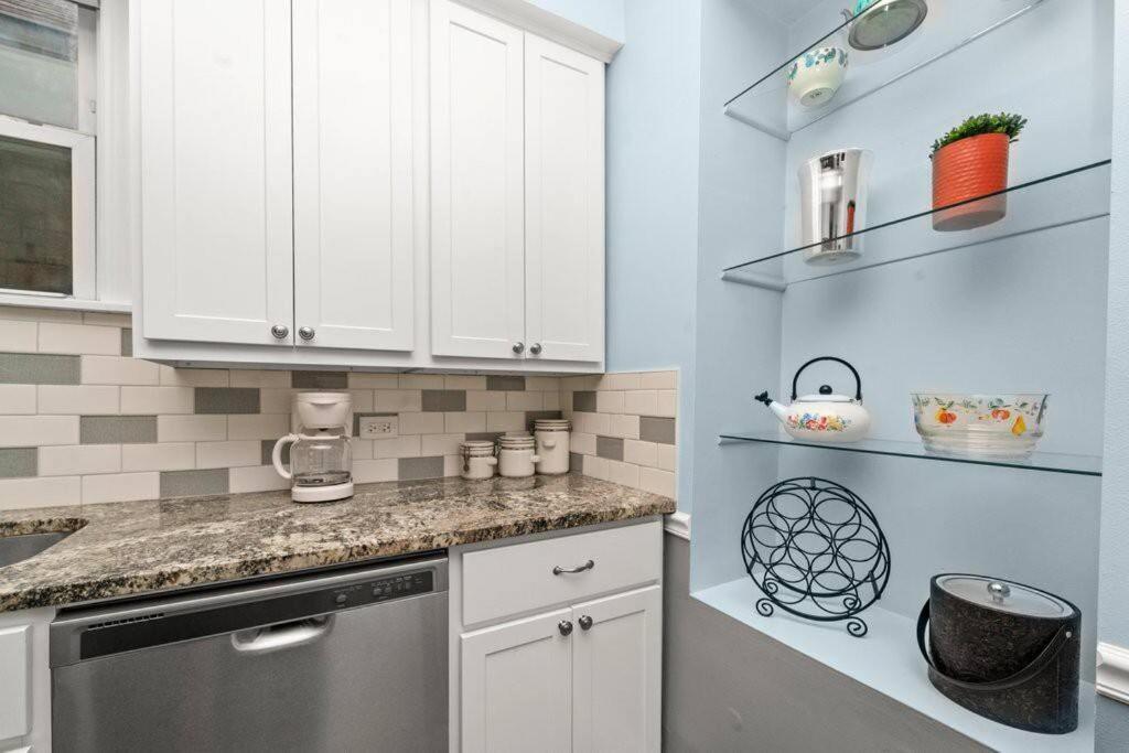 Cozy, Top-Floor 3Br Loft With Balcony In West Town シカゴ エクステリア 写真