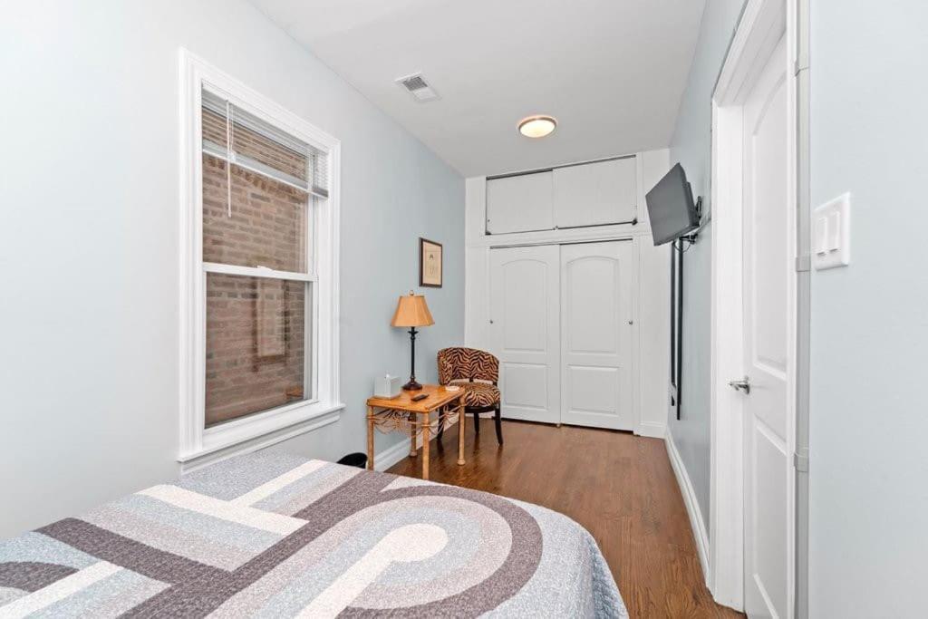 Cozy, Top-Floor 3Br Loft With Balcony In West Town シカゴ エクステリア 写真