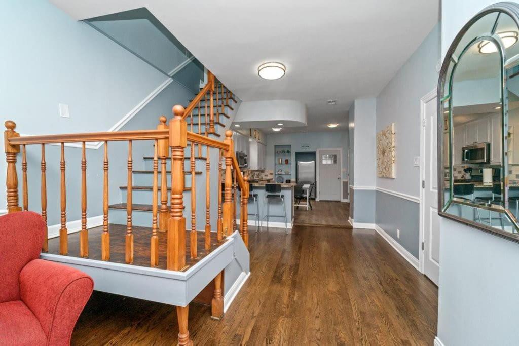 Cozy, Top-Floor 3Br Loft With Balcony In West Town シカゴ エクステリア 写真